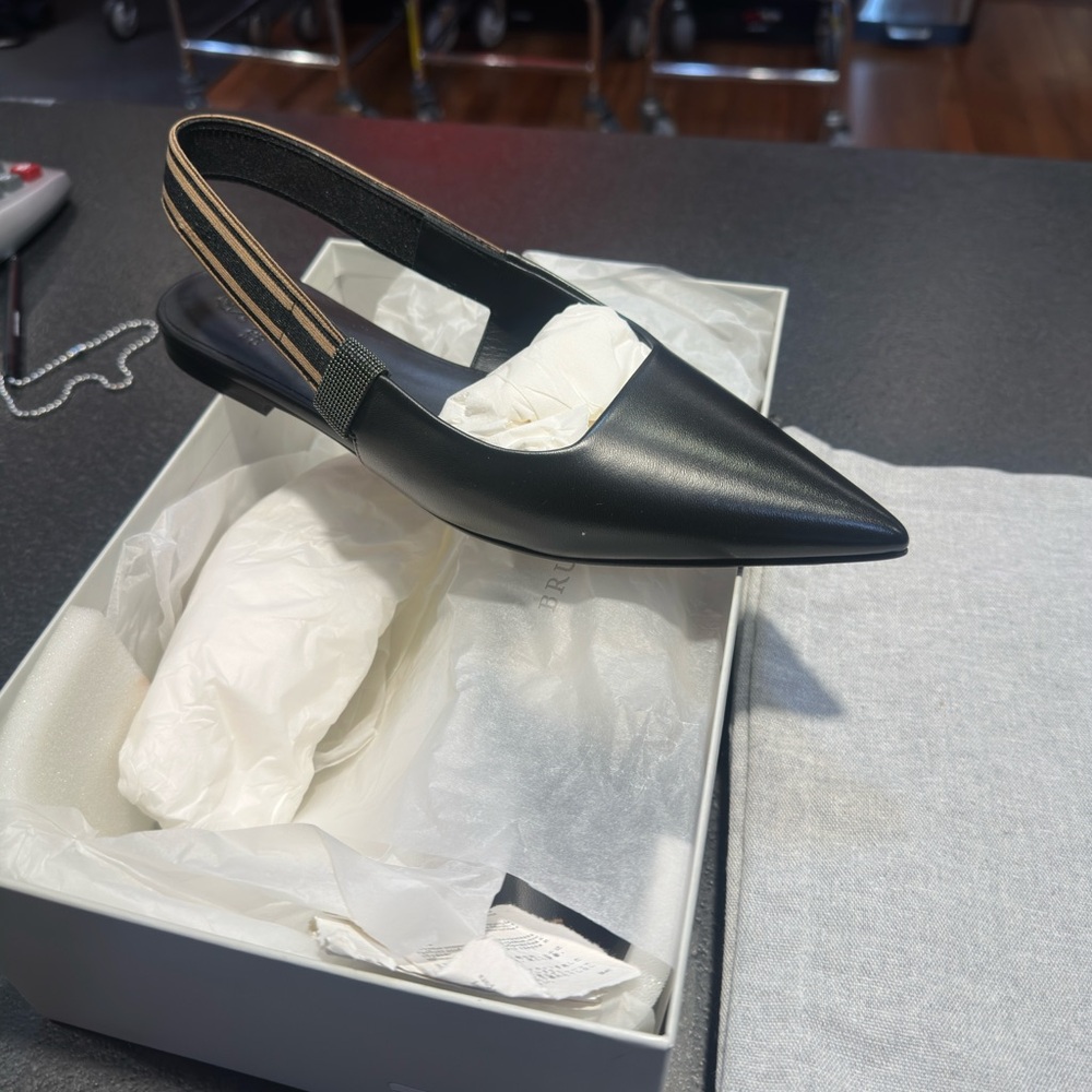 Brunello Cucinelli Black Pointed Leather Slingback with Contrast Strap
